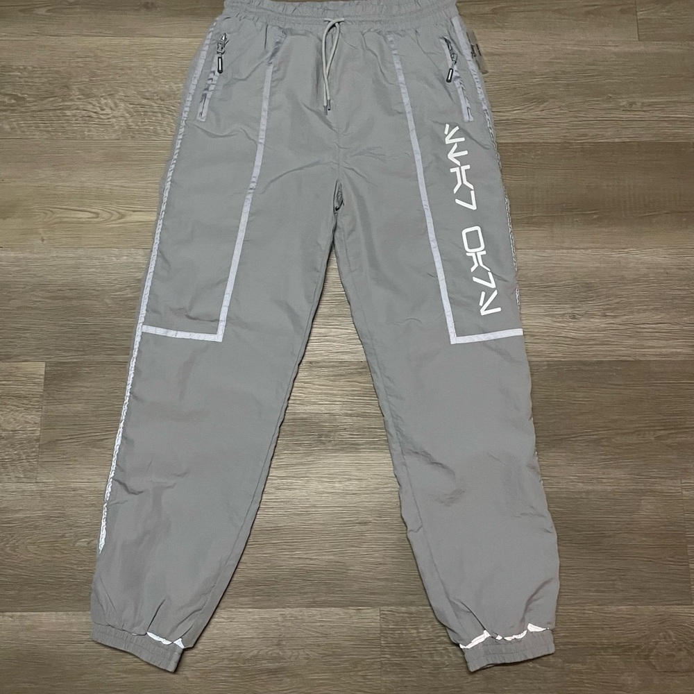 Men’s Disney Star Wars reflective flight joggers size M new without tags